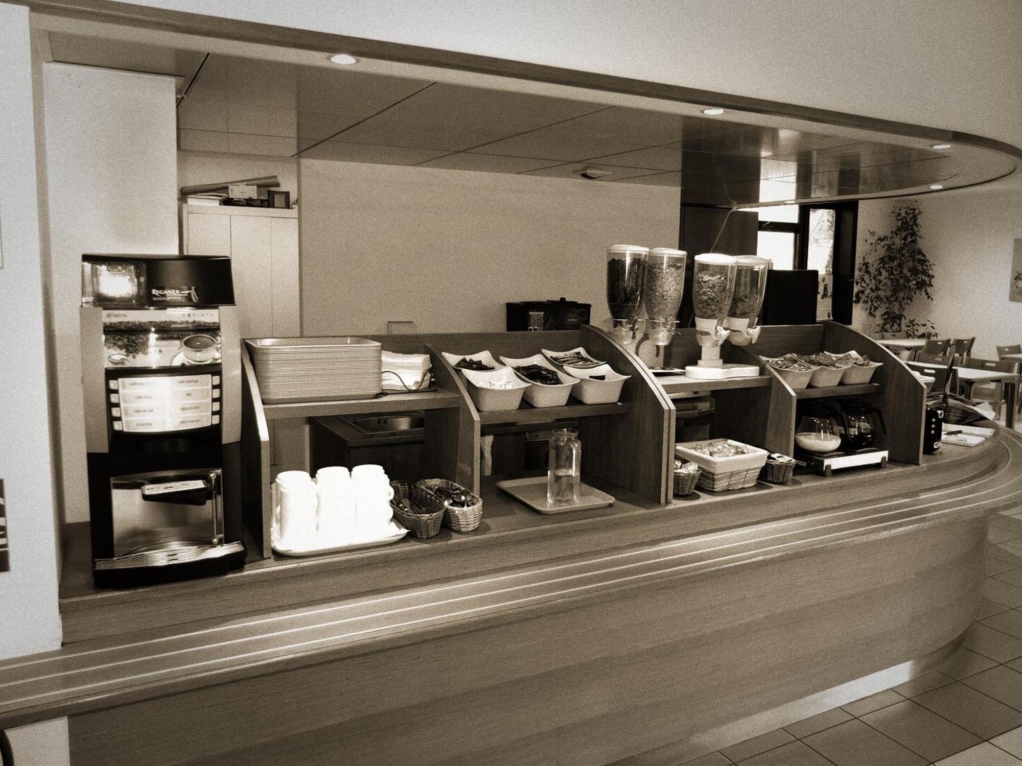Kyriad Direct Montauban Centre Екстер'єр фото
